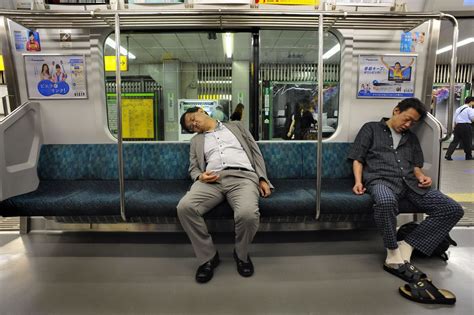 東京メトロ 求人: 地下鉄の迷宮で働くということ